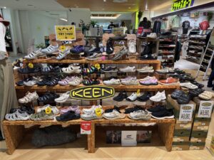 KEEN売場
